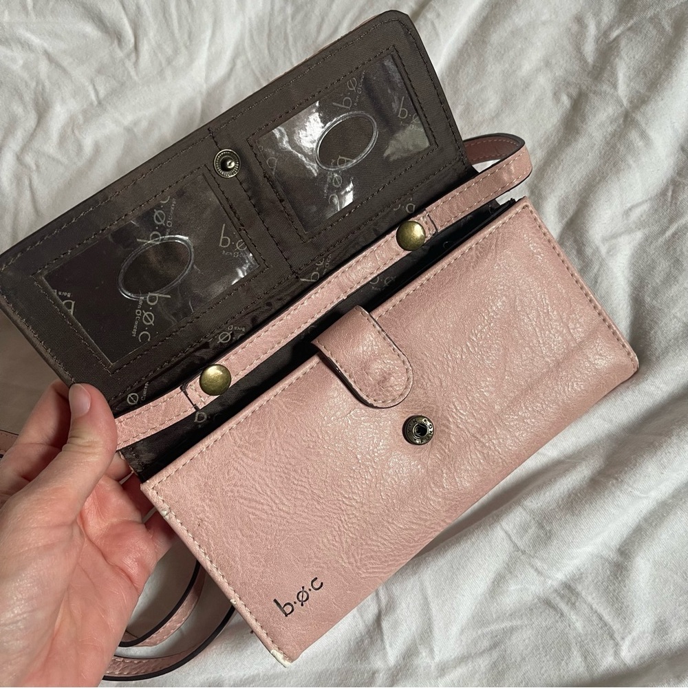 B.o.c. Pastel Pink Tooled Leather Crossbody Wallet Snap - Picture 4 of 9